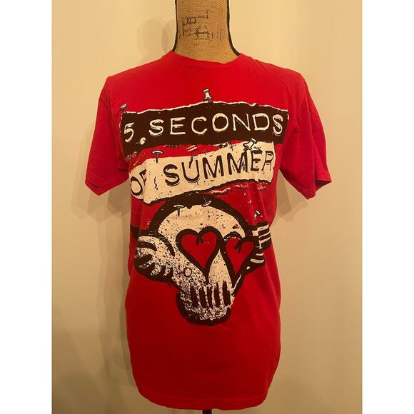 Red 5 Seconds of Summer Band Shirt Size Medium - Picture 1 of 3